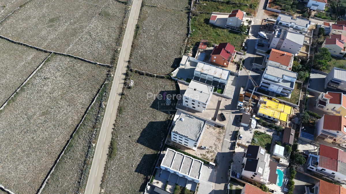 Povljana - terreno edificabile di 731m2