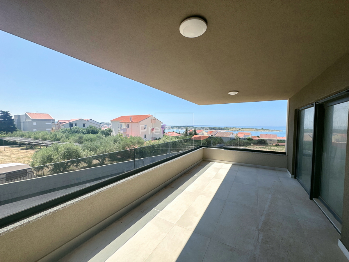 Novalja - appartamento al primo piano con vista sul mare