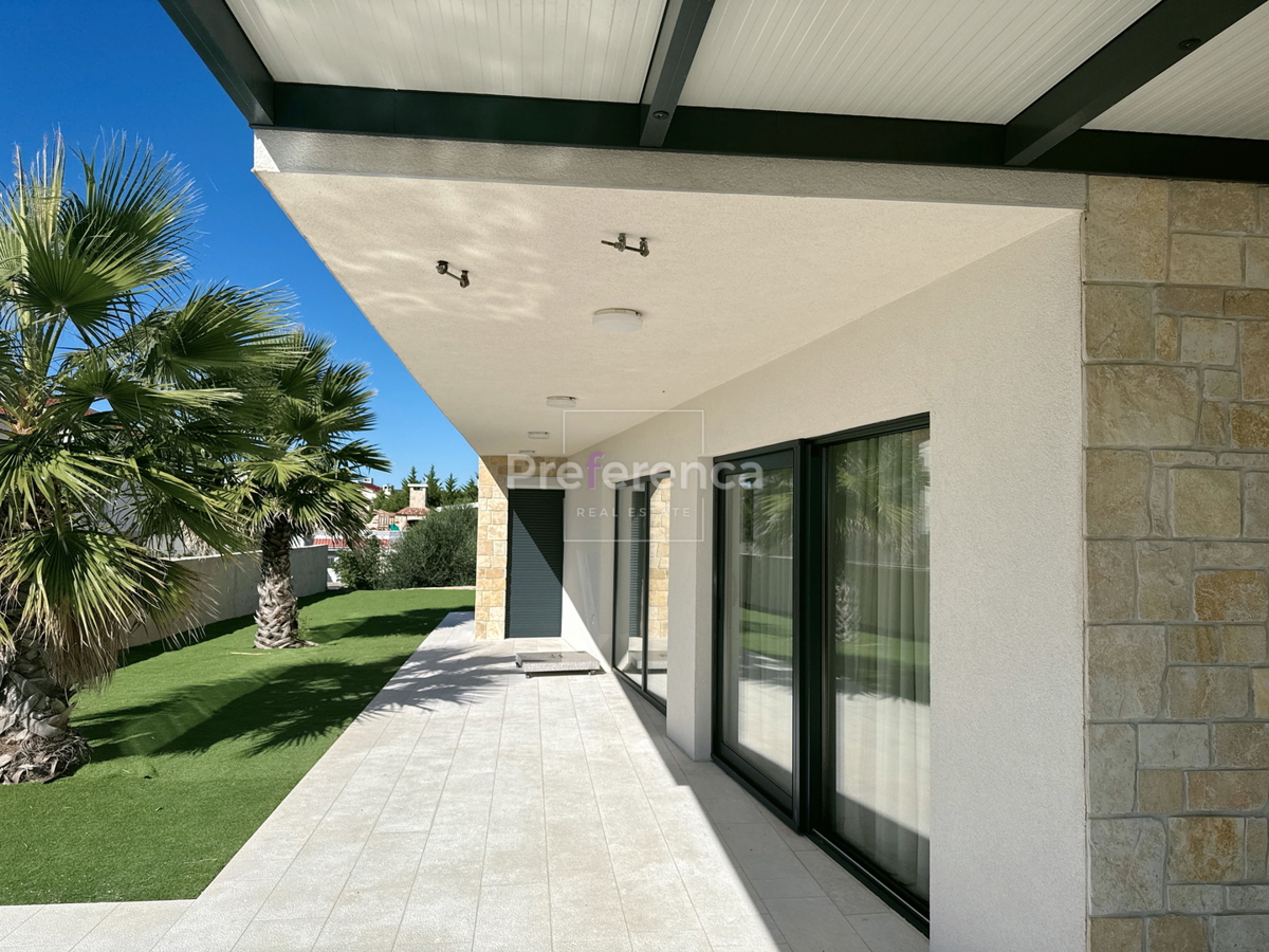 Škuncini stani, Novalja - villa moderna con piscina