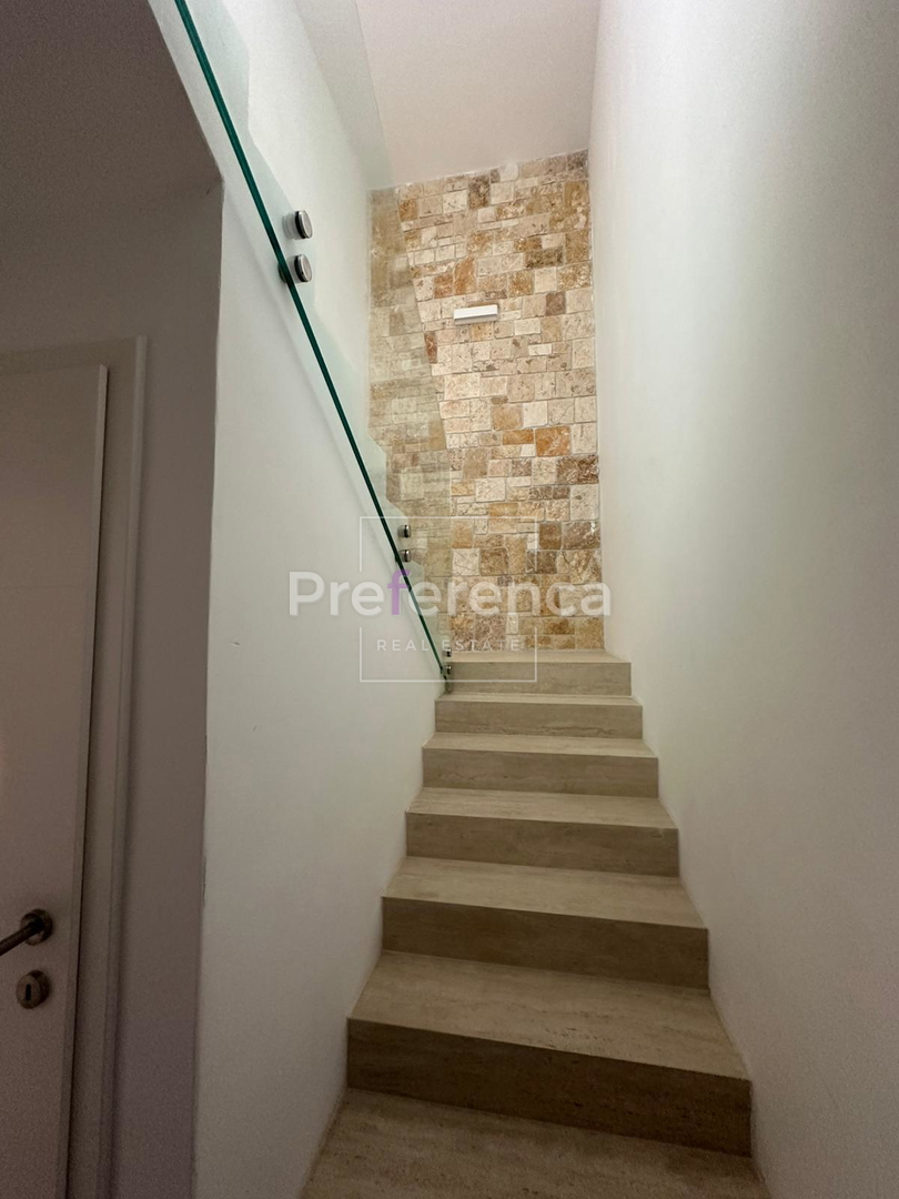 Škuncini stani, Novalja - villa moderna con piscina