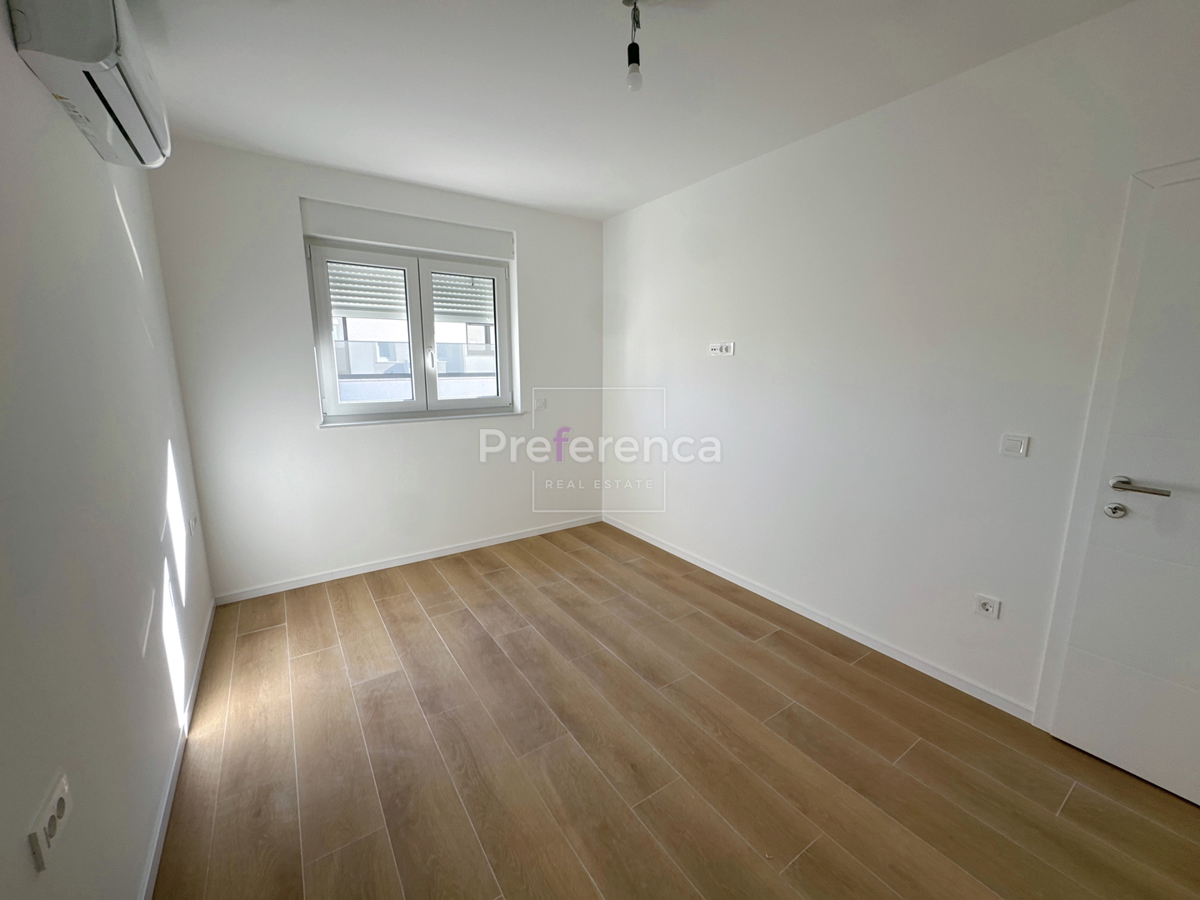 Povljana - appartamento bilocale al piano terra con giardino