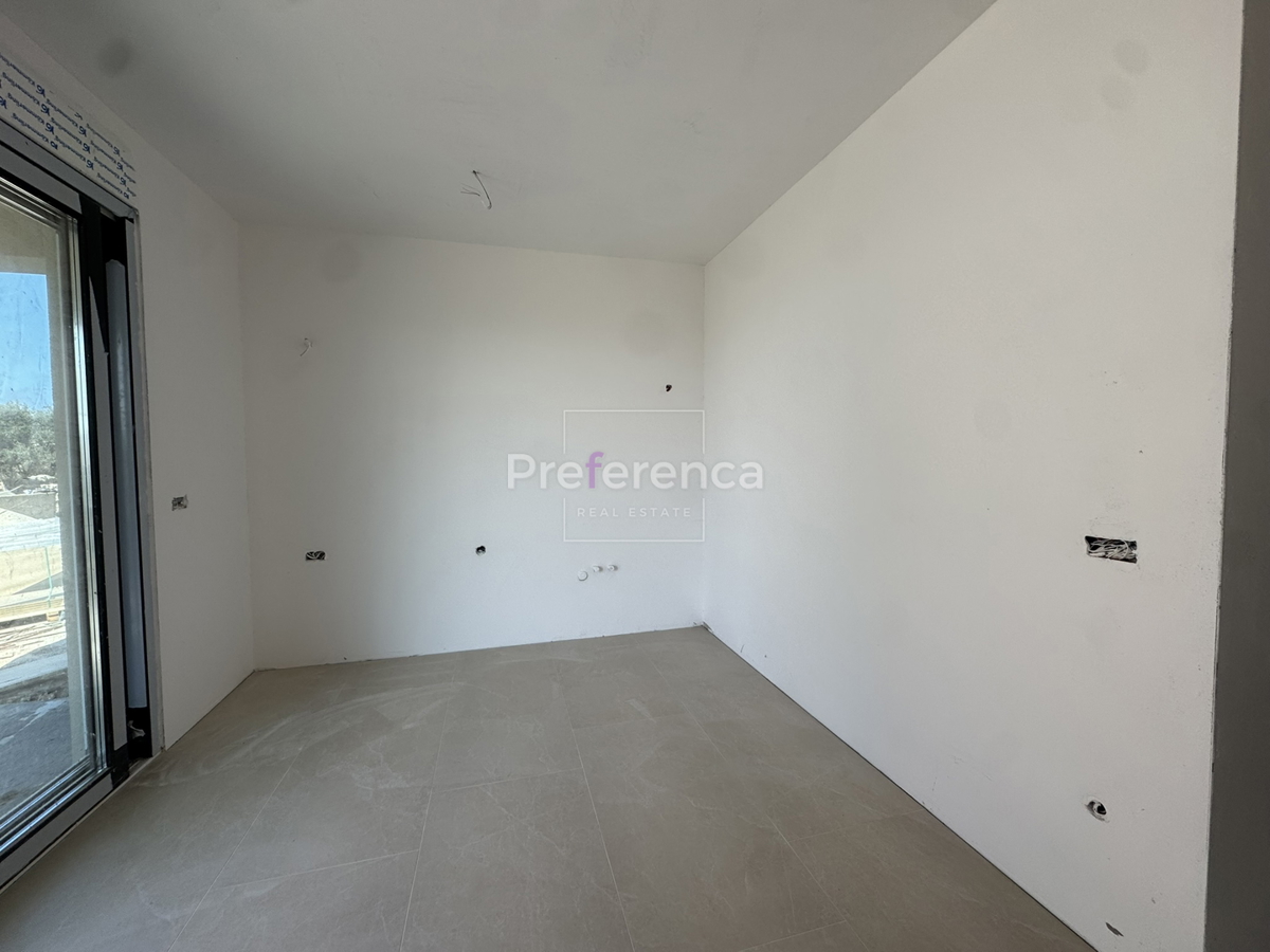 Novalja - appartamento bilocale al piano terra con giardino