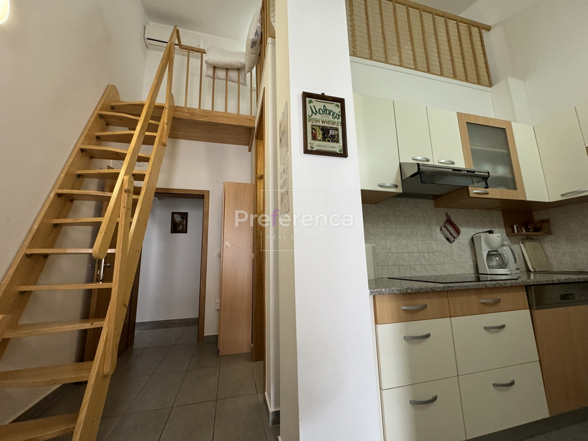 Novalja - casa con 5 appartamenti vicino al mare