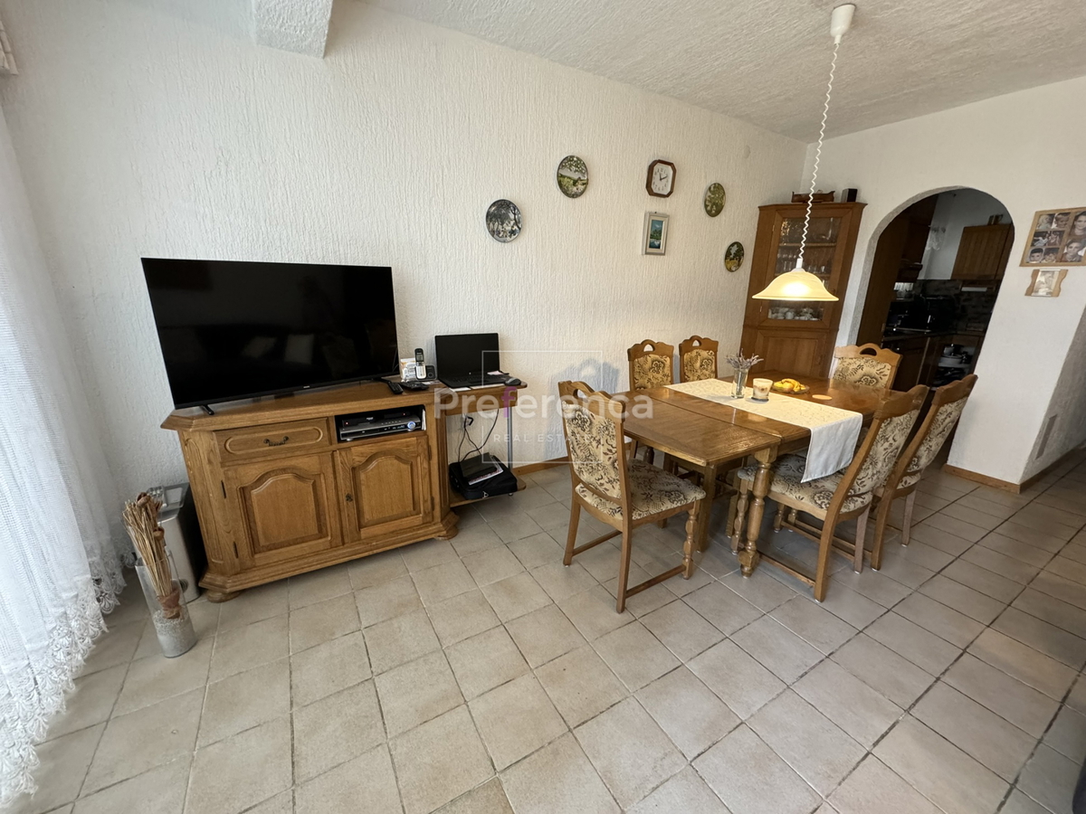 Novalja - casa con 5 appartamenti vicino al mare