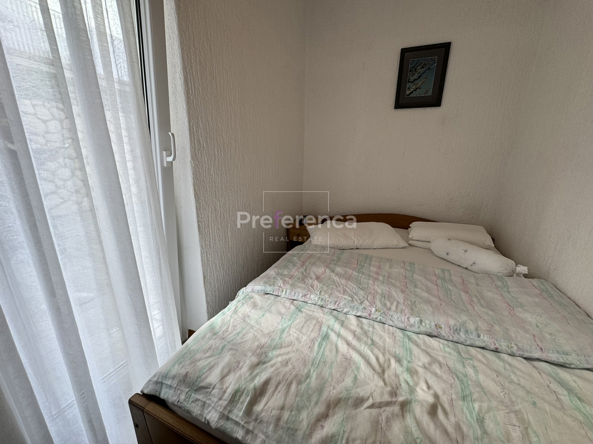 Novalja - casa con 5 appartamenti vicino al mare