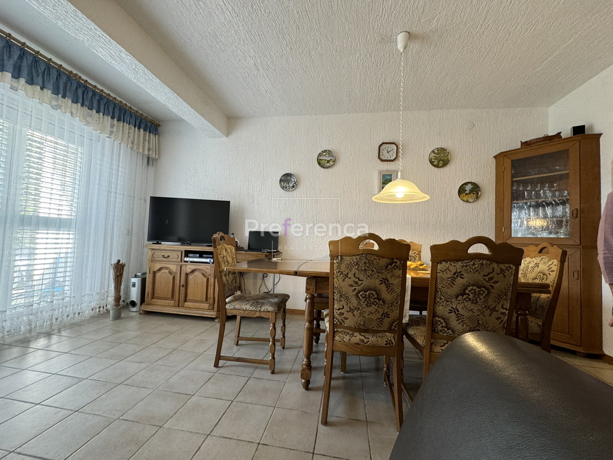 Novalja - casa con 5 appartamenti vicino al mare