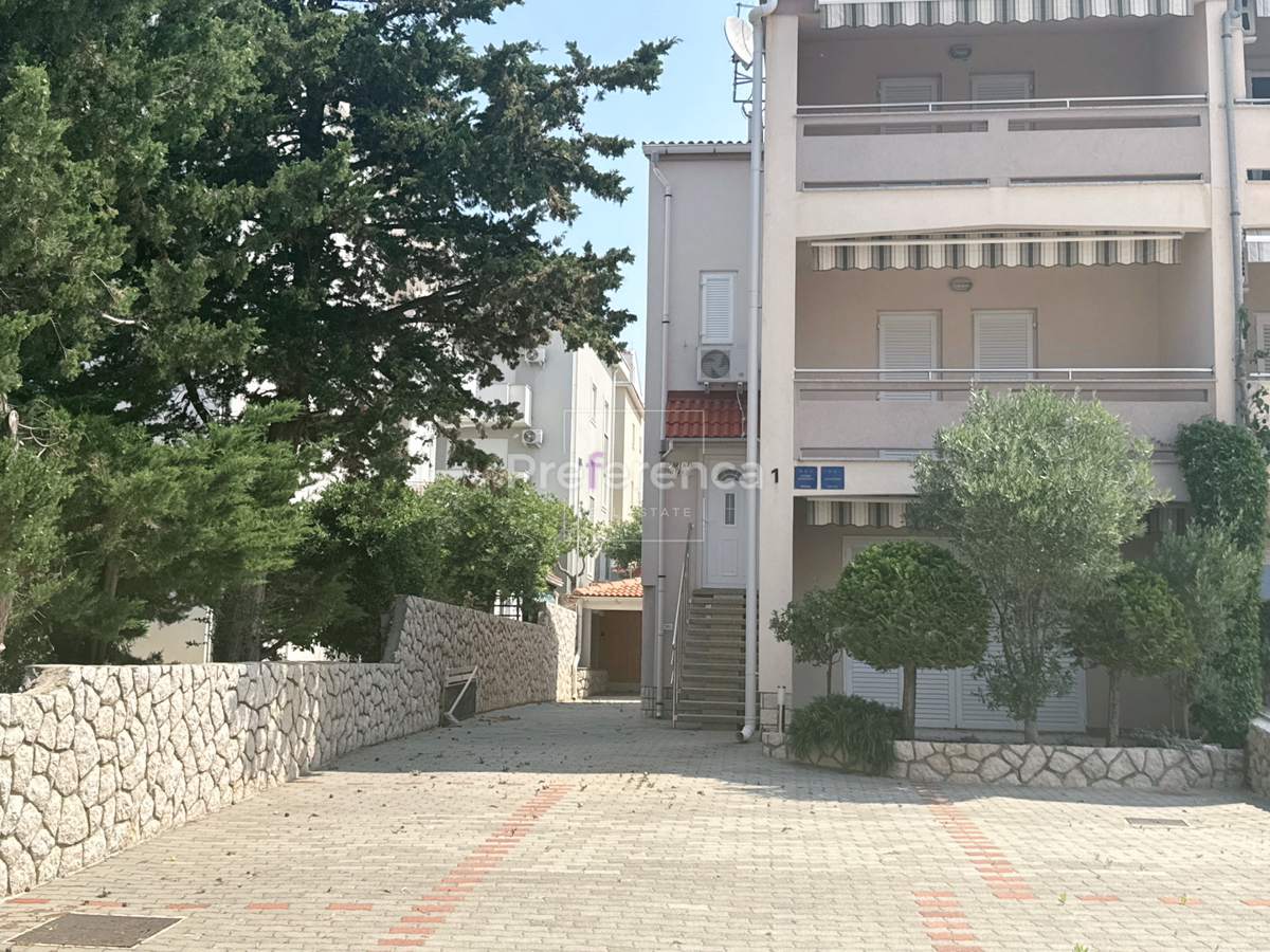 Novalja - casa con 5 appartamenti vicino al mare