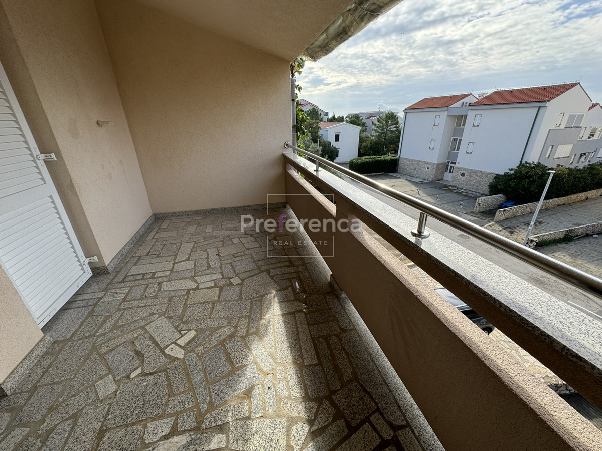 Novalja - casa con 5 appartamenti vicino al mare