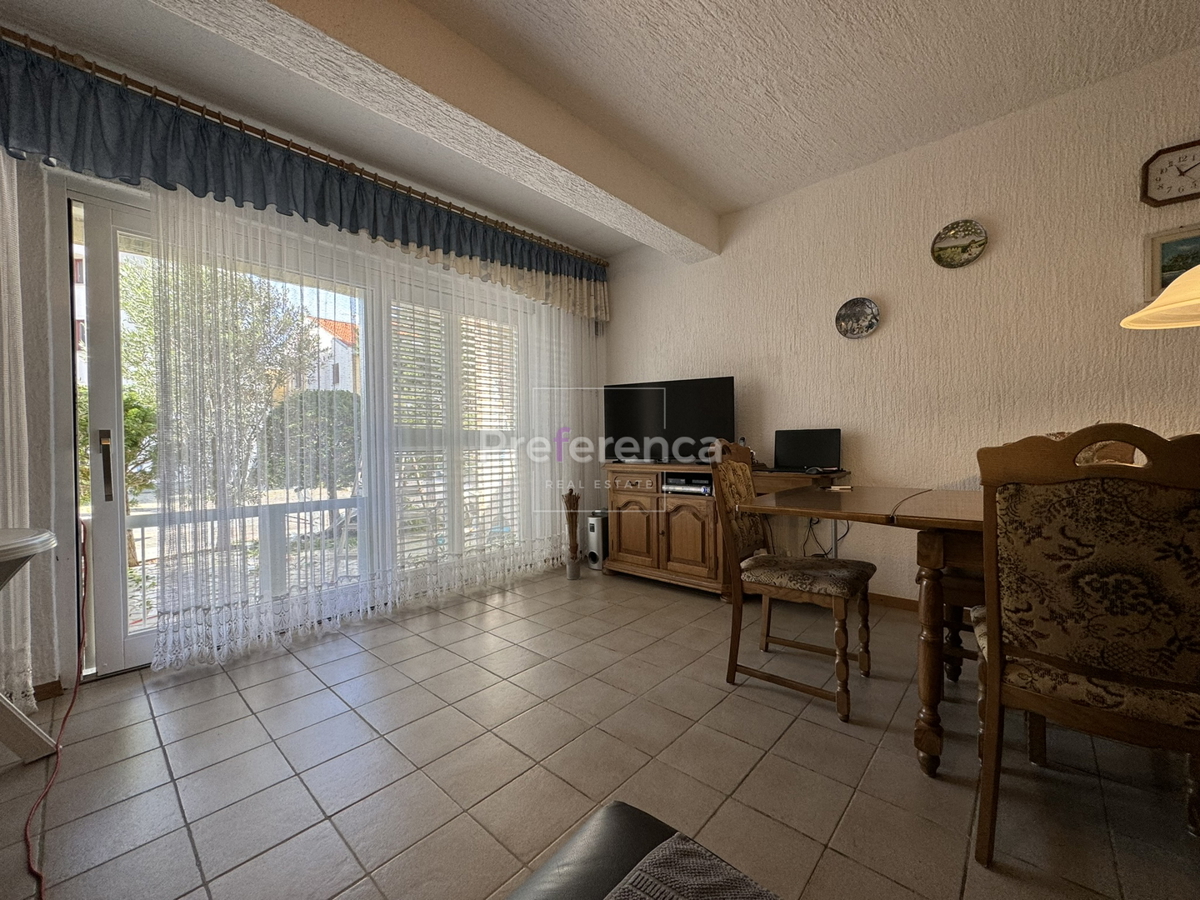 Novalja - casa con 5 appartamenti vicino al mare