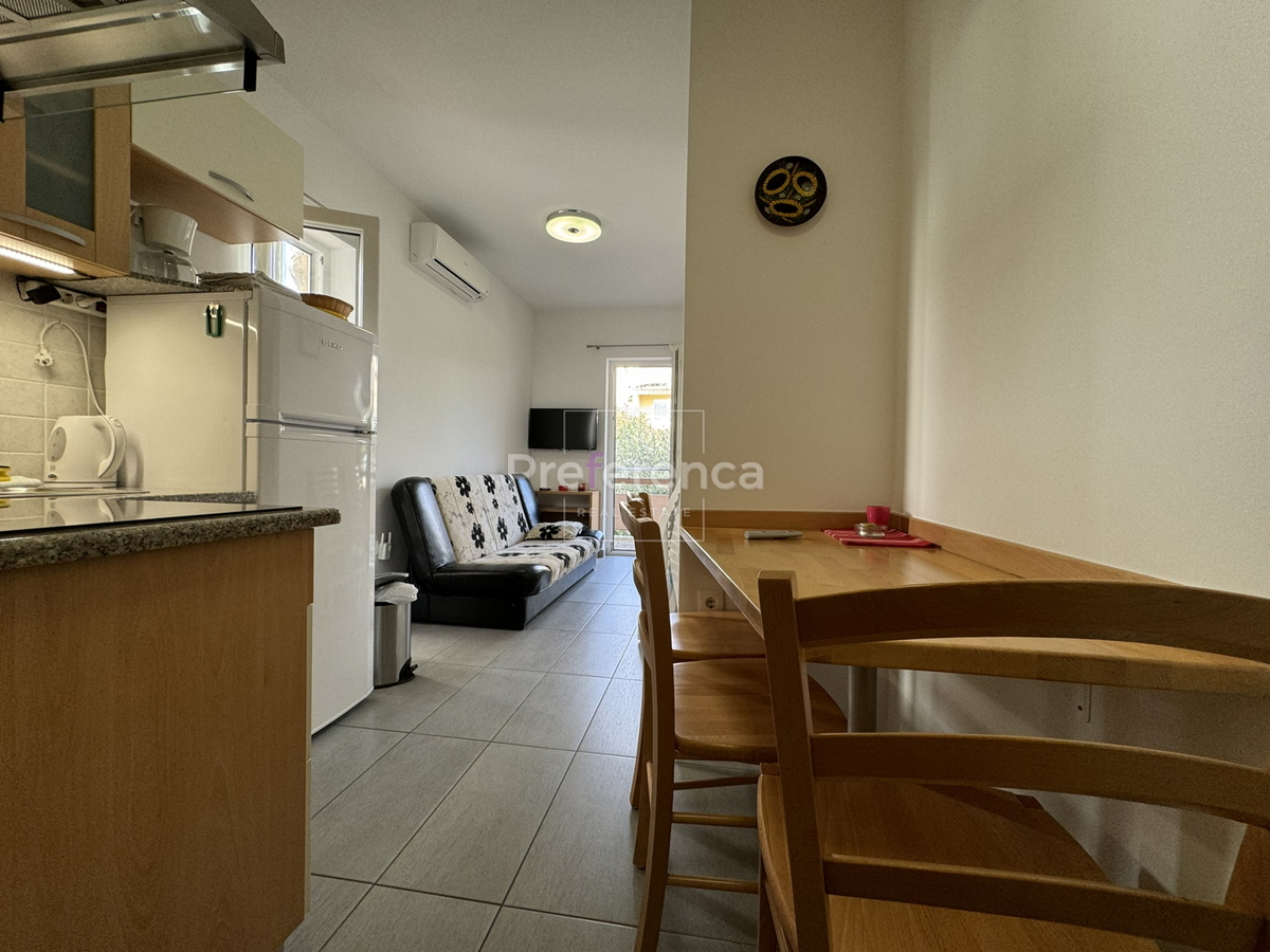 Novalja - casa con 5 appartamenti vicino al mare