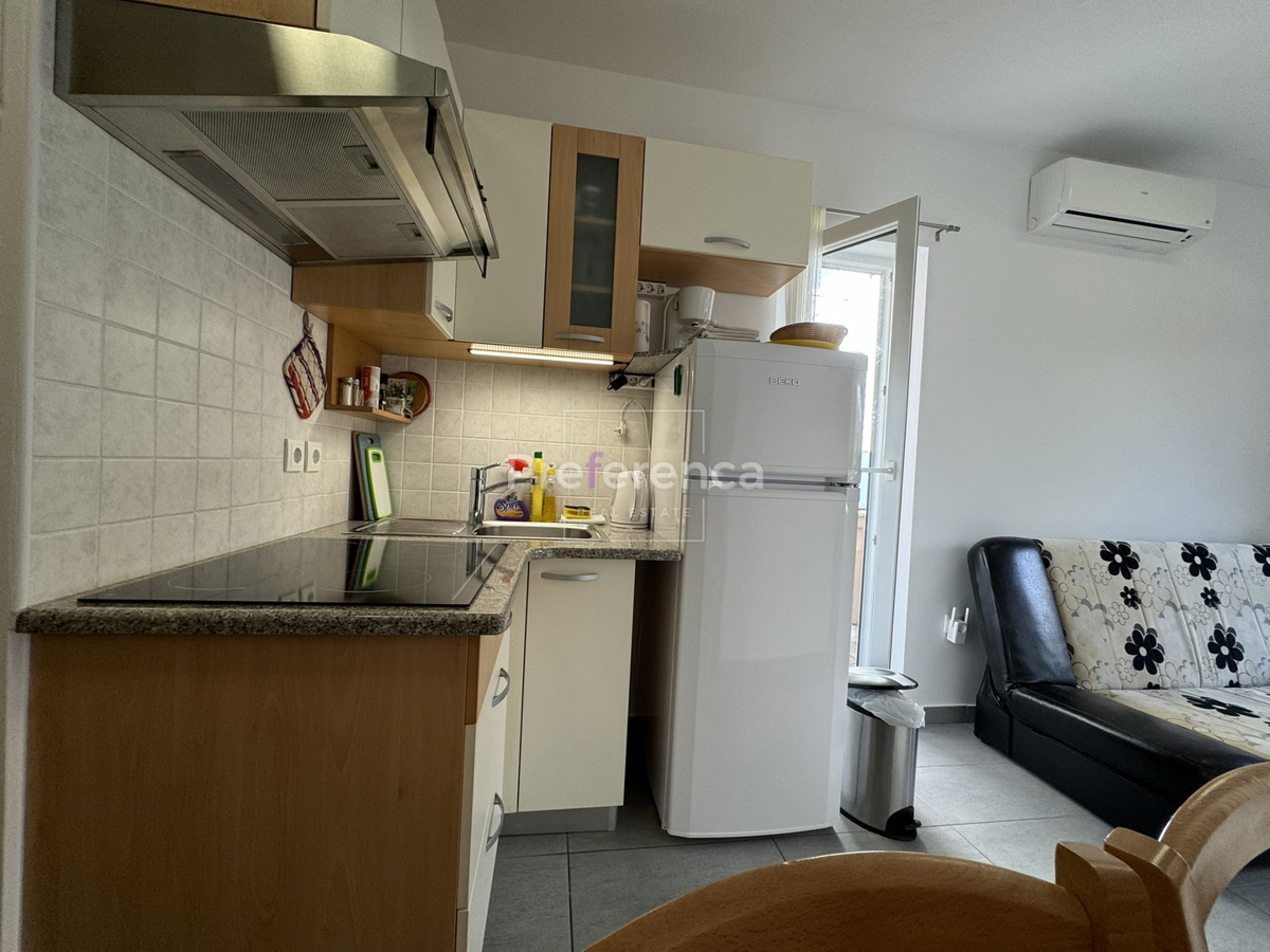 Novalja - casa con 5 appartamenti vicino al mare