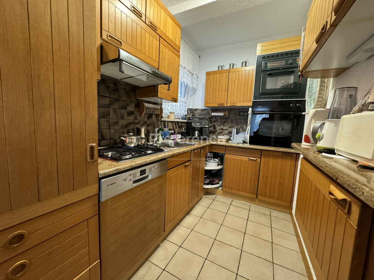 Novalja - casa con 5 appartamenti vicino al mare