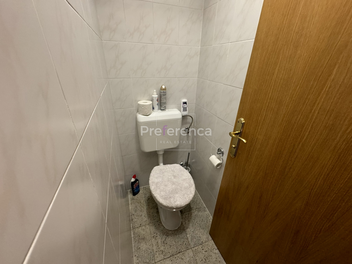 Novalja - casa con 5 appartamenti vicino al mare