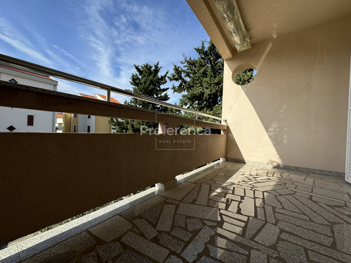 Novalja - casa con 5 appartamenti vicino al mare