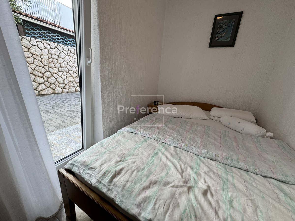 Novalja - casa con 5 appartamenti vicino al mare