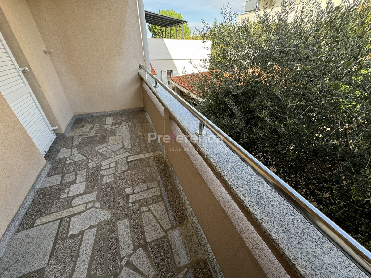 Novalja - casa con 5 appartamenti vicino al mare