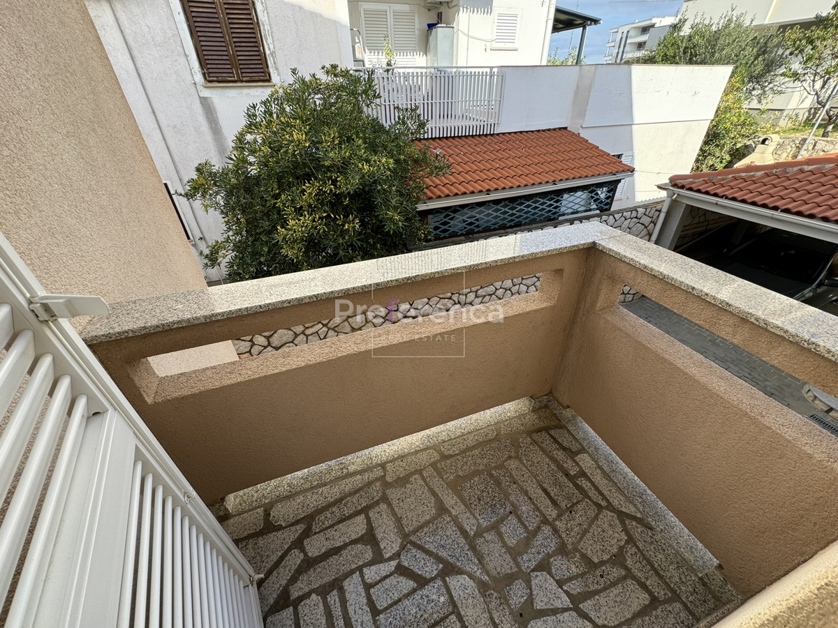 Novalja - casa con 5 appartamenti vicino al mare