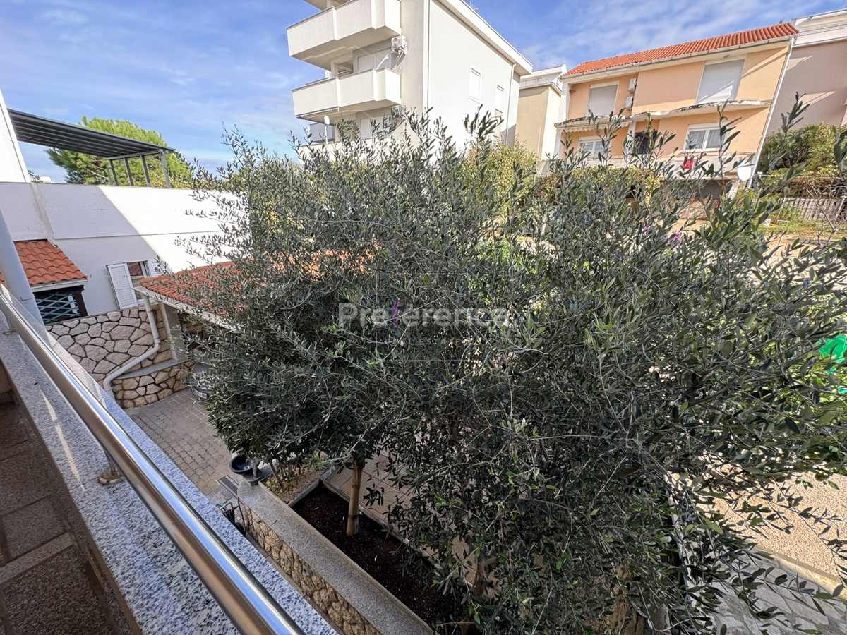 Novalja - casa con 5 appartamenti vicino al mare