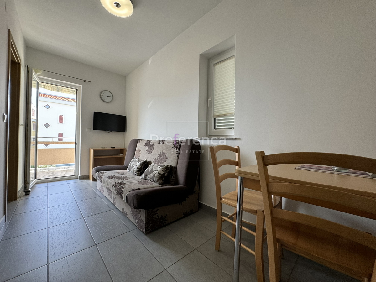 Novalja - casa con 5 appartamenti vicino al mare