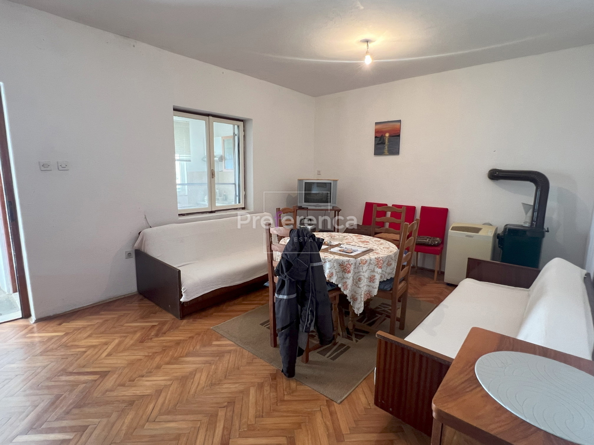 Novalja - casa appartamento con 7 unità