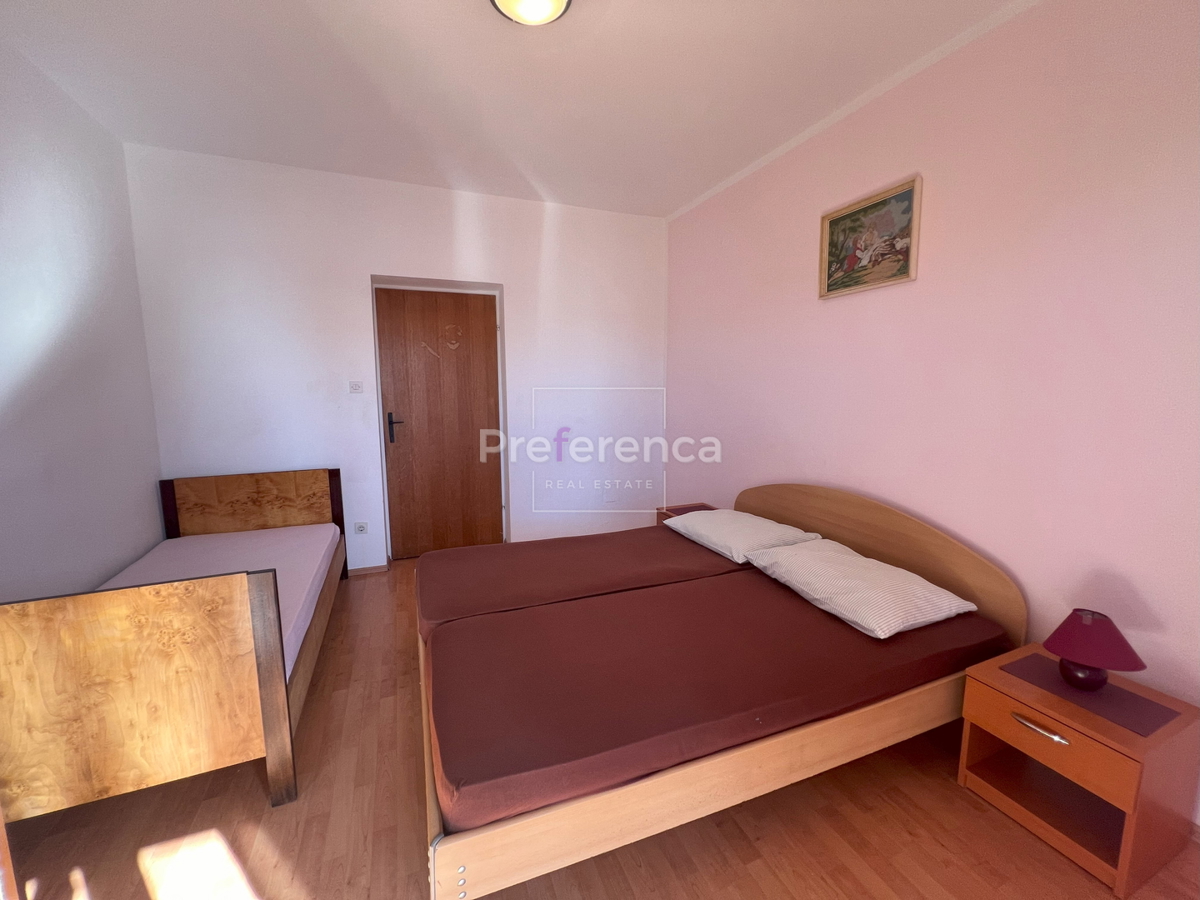 Novalja - casa appartamento con 7 unità