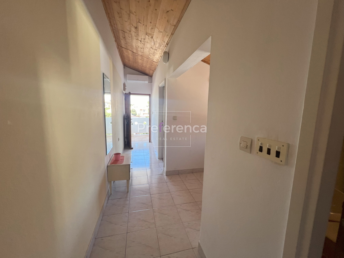 Novalja - casa appartamento con 7 unità