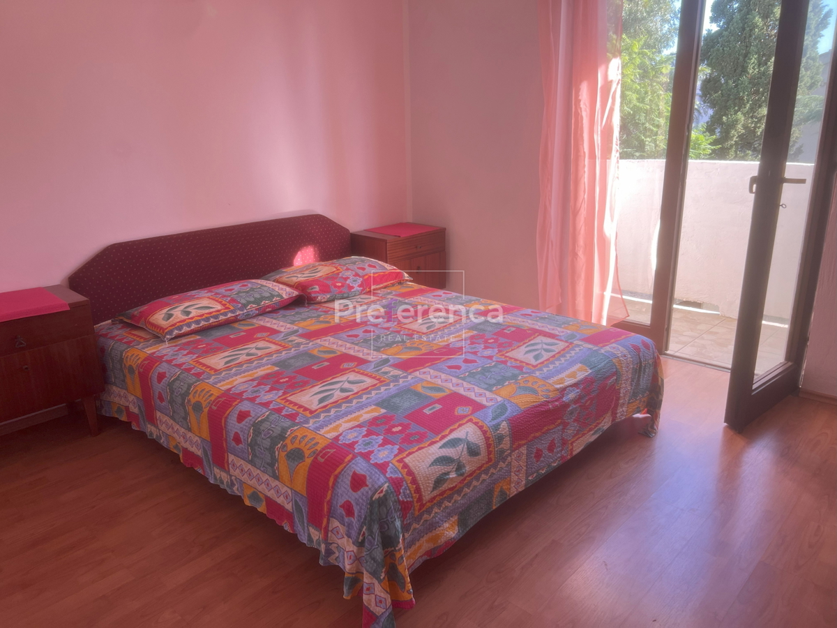 Novalja - casa appartamento con 7 unità