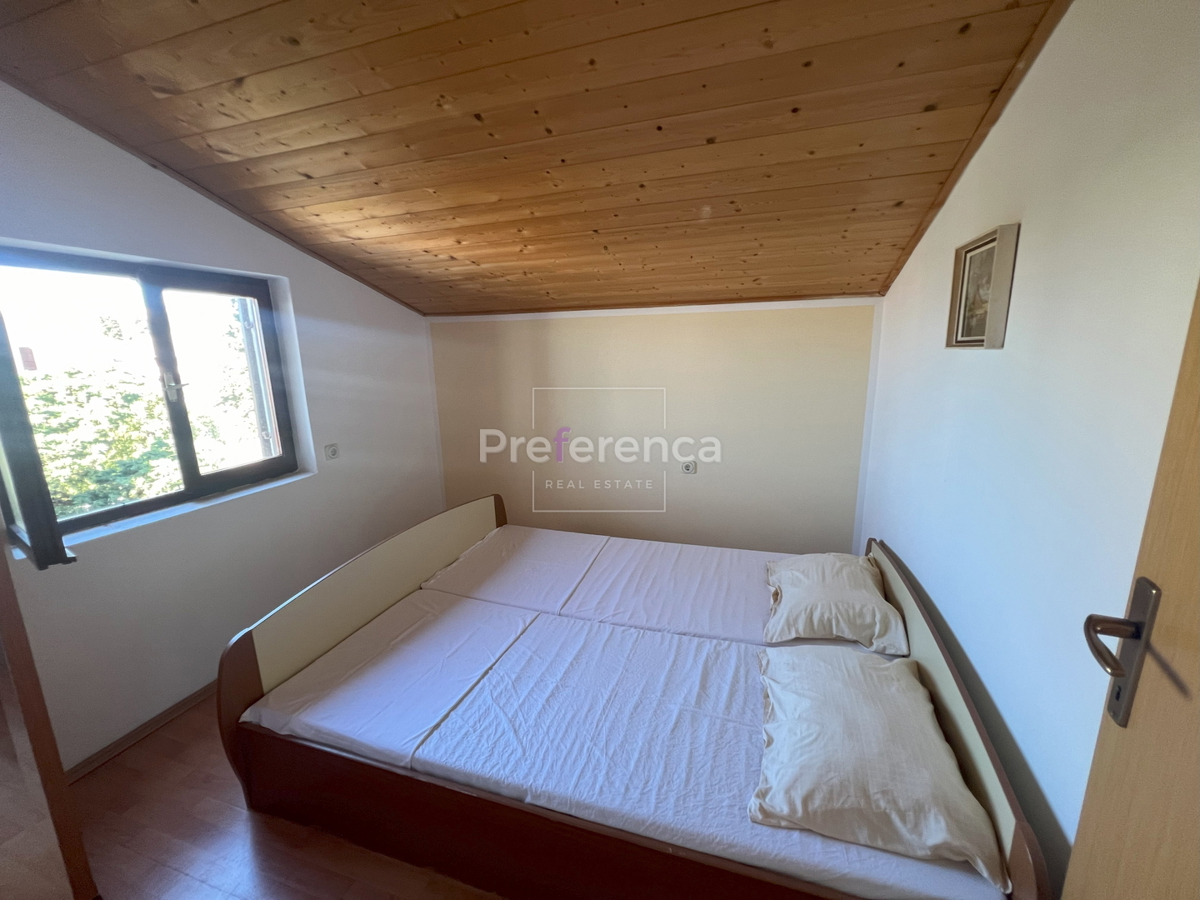 Novalja - casa appartamento con 7 unità