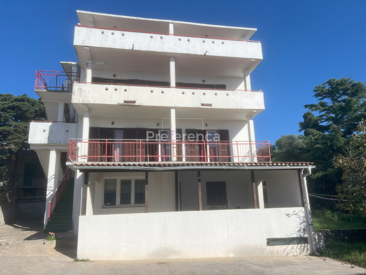 Novalja - casa appartamento con 7 unità