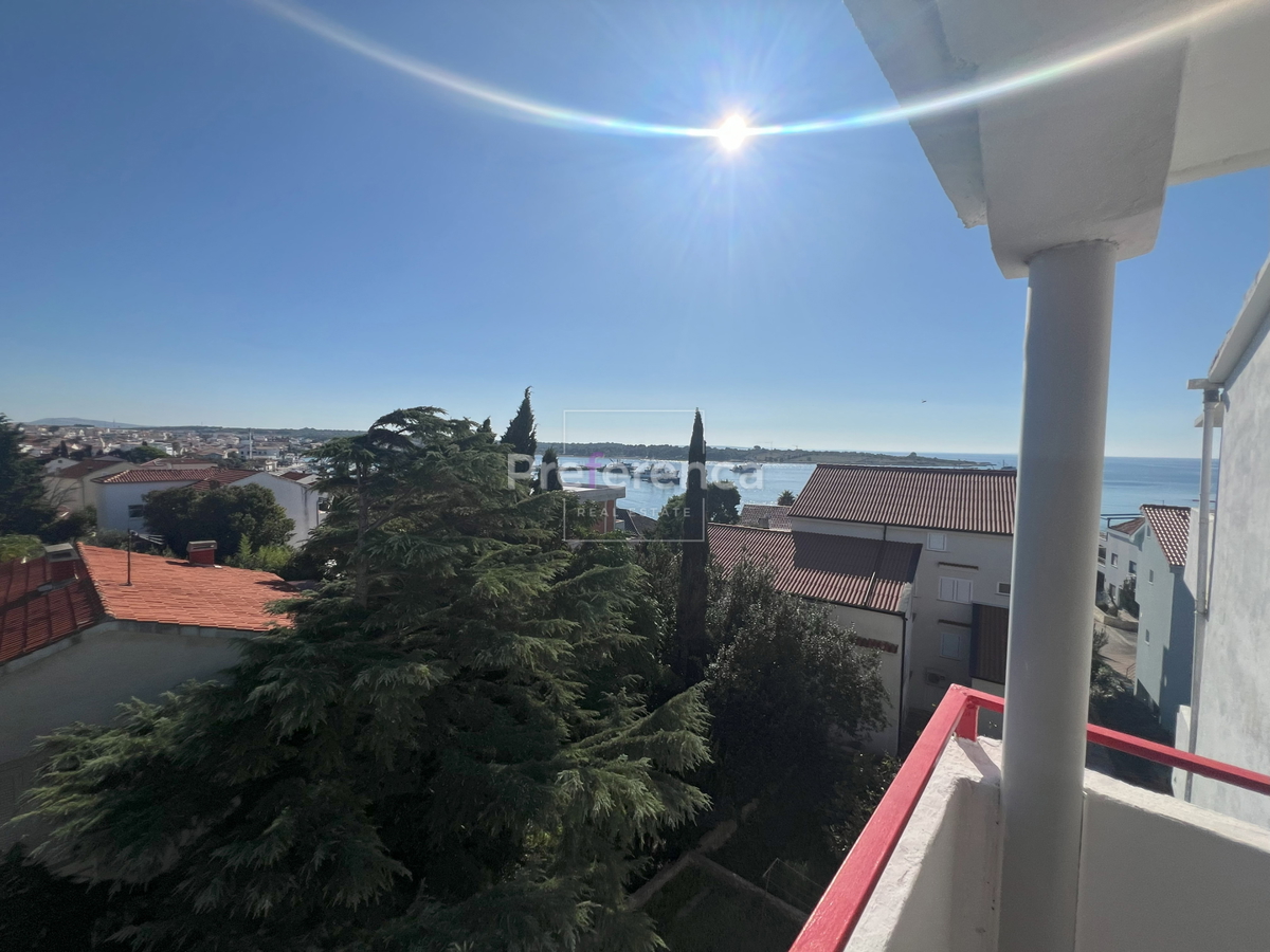 Novalja - casa appartamento con 7 unità