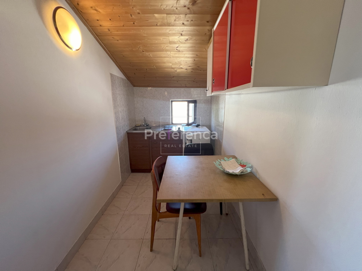 Novalja - casa appartamento con 7 unità