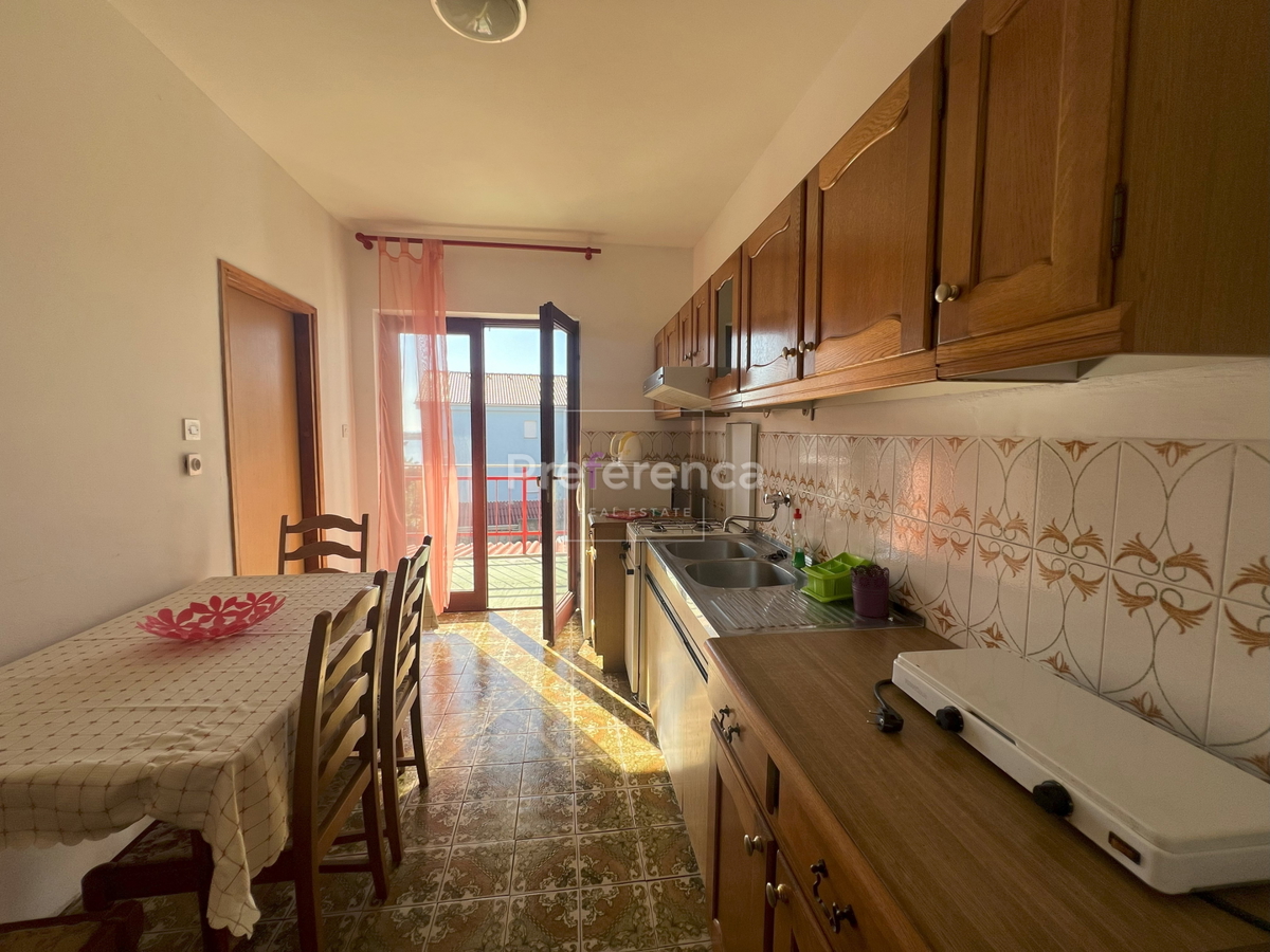 Novalja - casa appartamento con 7 unità