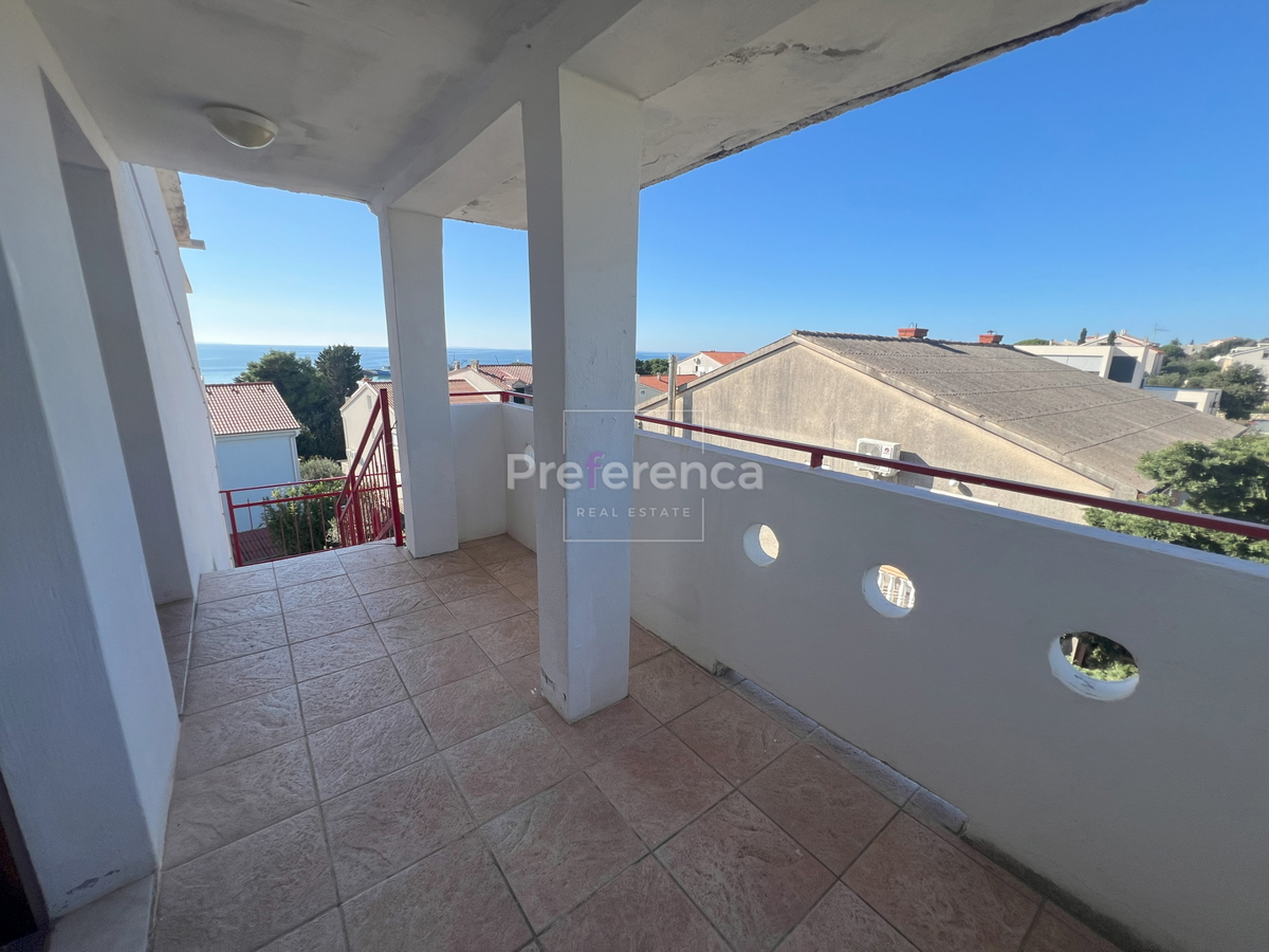 Novalja - casa appartamento con 7 unità