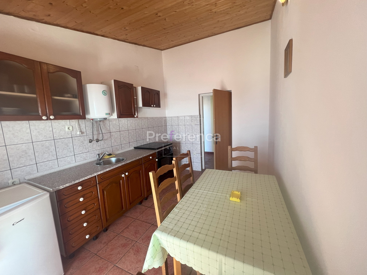 Novalja - casa appartamento con 7 unità