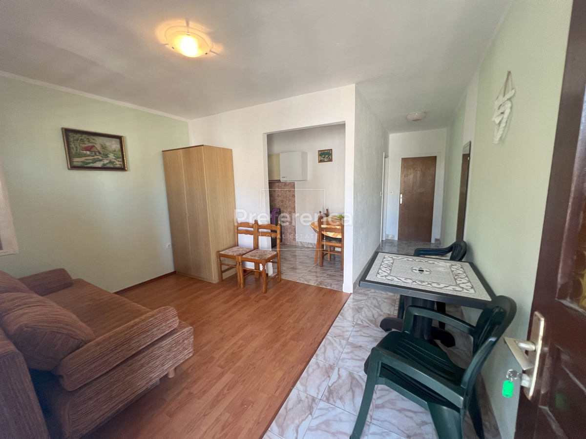 Novalja - casa appartamento con 7 unità