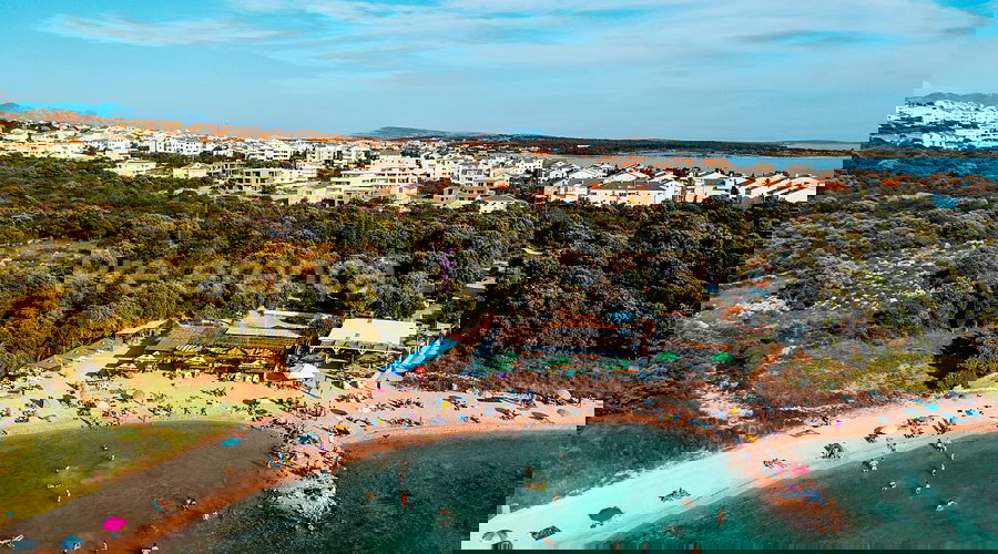 Novalja - appartamento di lusso con tre camere vicino al mare