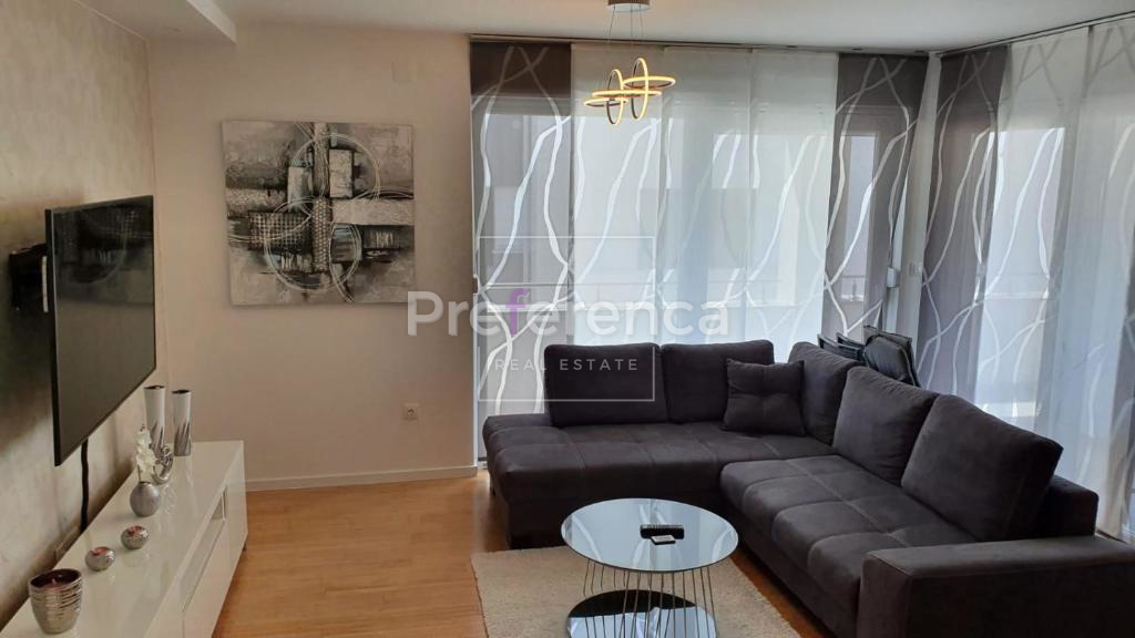 Novalja - appartamento di lusso con tre camere vicino al mare