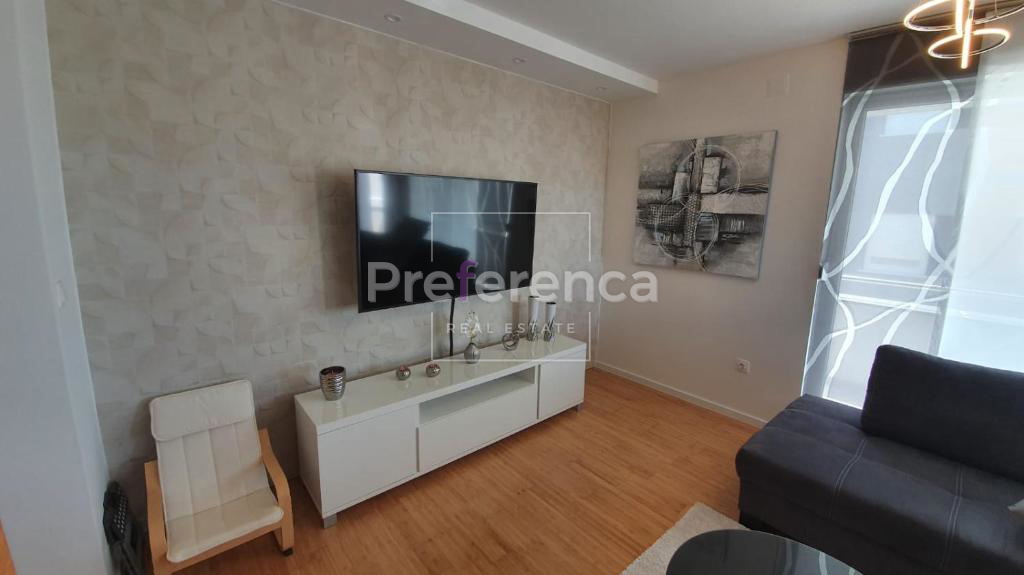 Novalja - appartamento di lusso con tre camere vicino al mare