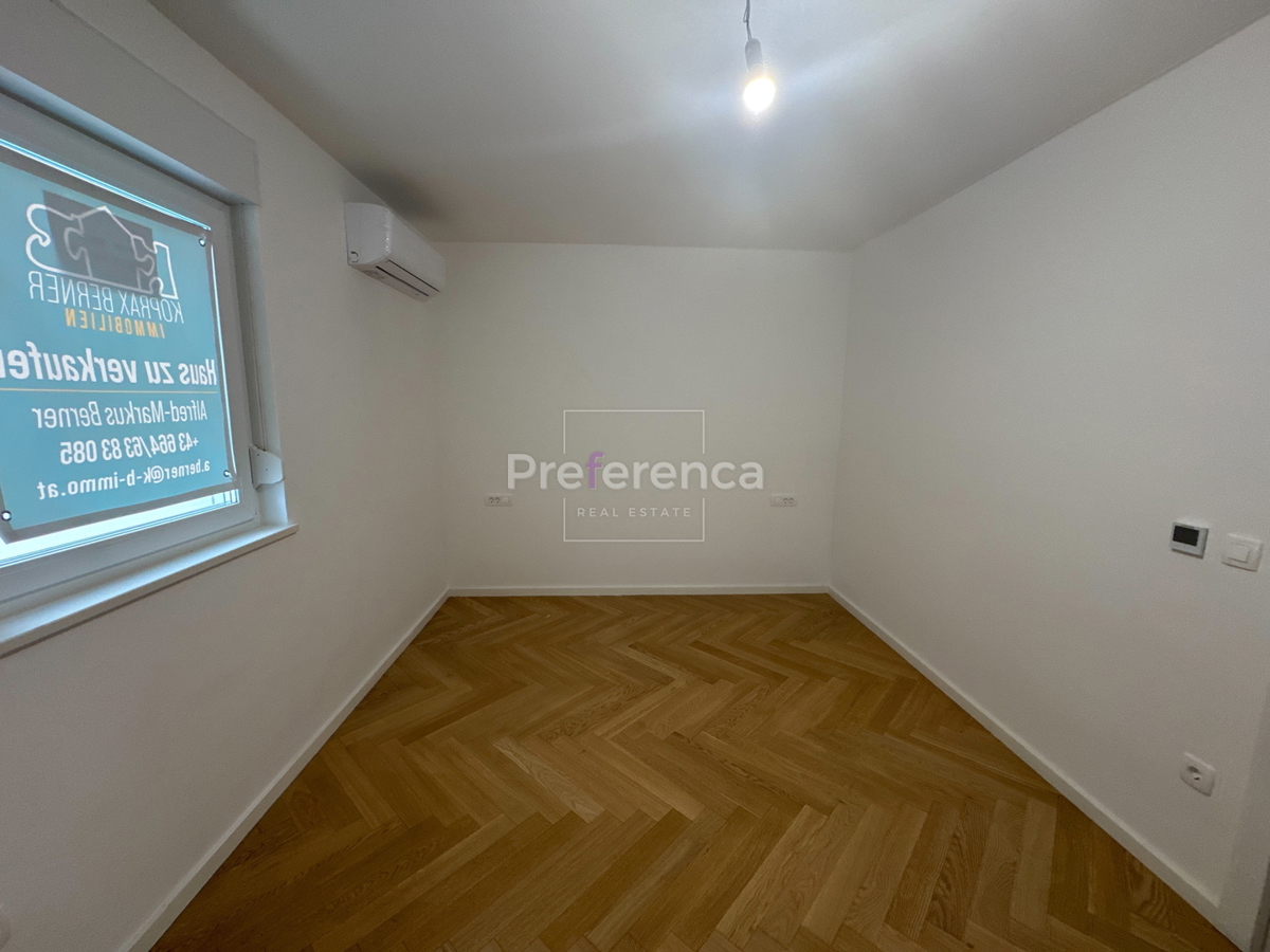 Vidalići - casa con appartamenti PRIMO FILA MARE