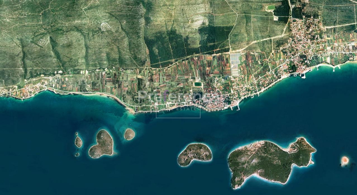 Sveti Filip i Jakov - terreno edificabile vicino al mare