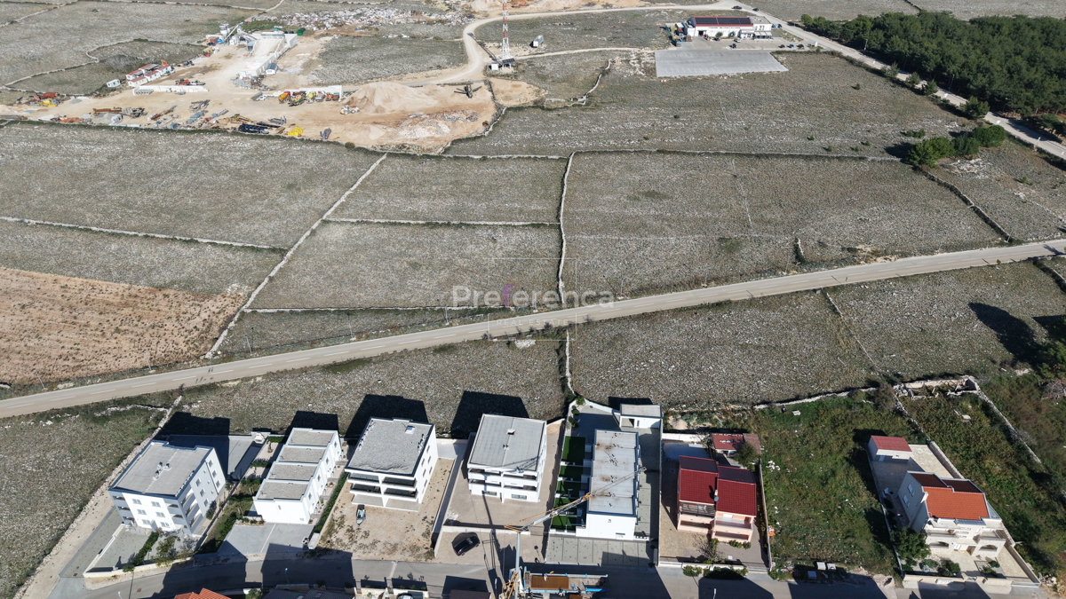 Povljana - terreno edificabile di 739m2