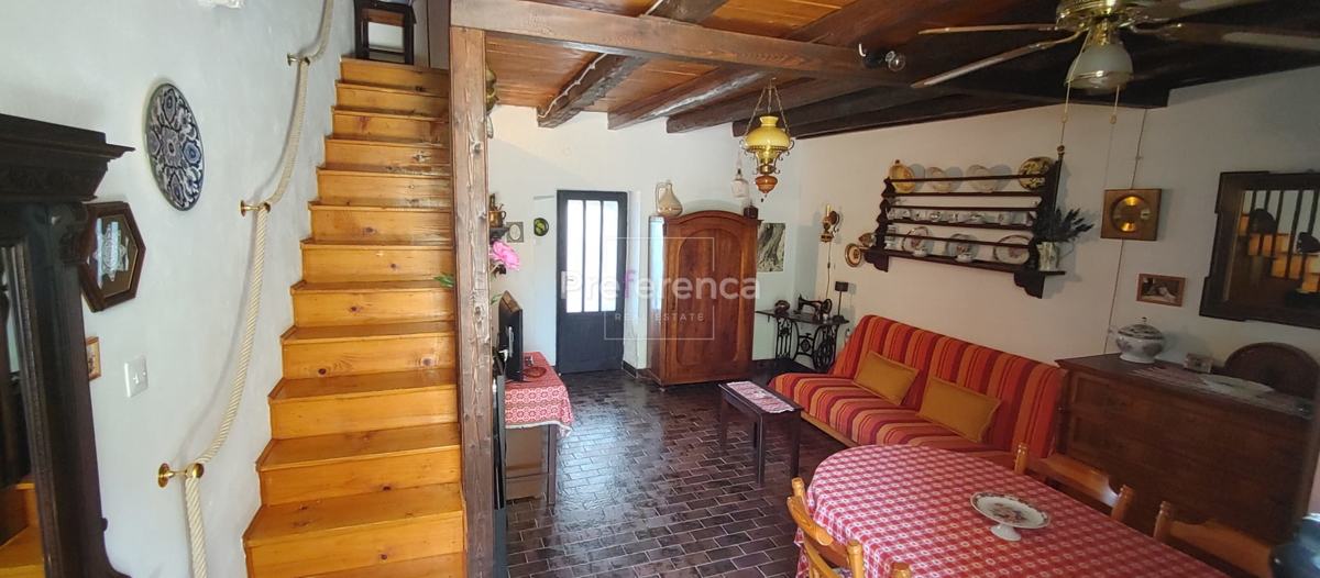 Jakišnica - casa a schiera nel centro storico