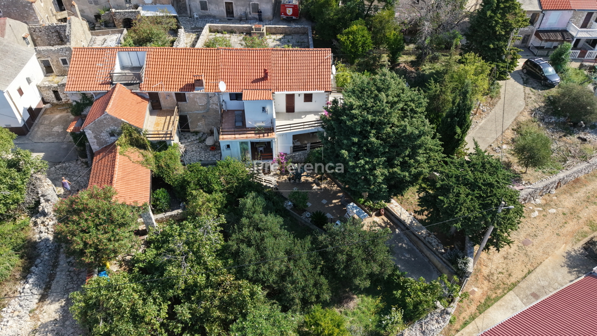 Jakišnica - casa a schiera nel centro storico