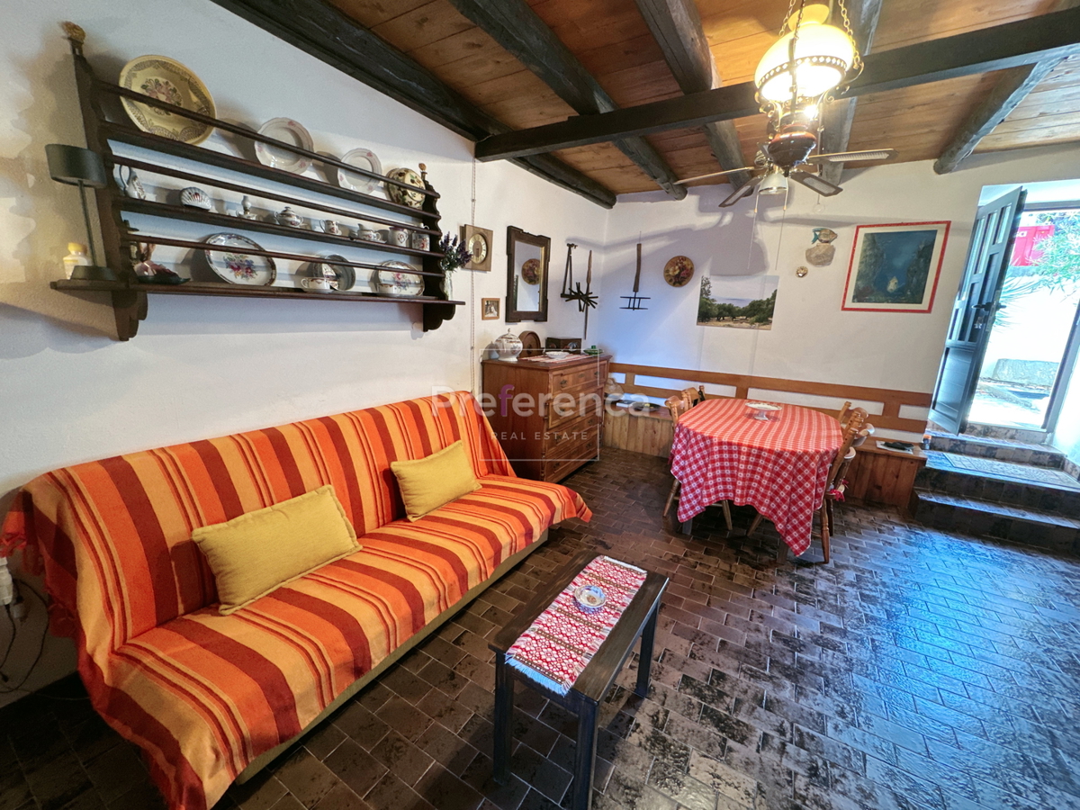 Jakišnica - casa a schiera nel centro storico