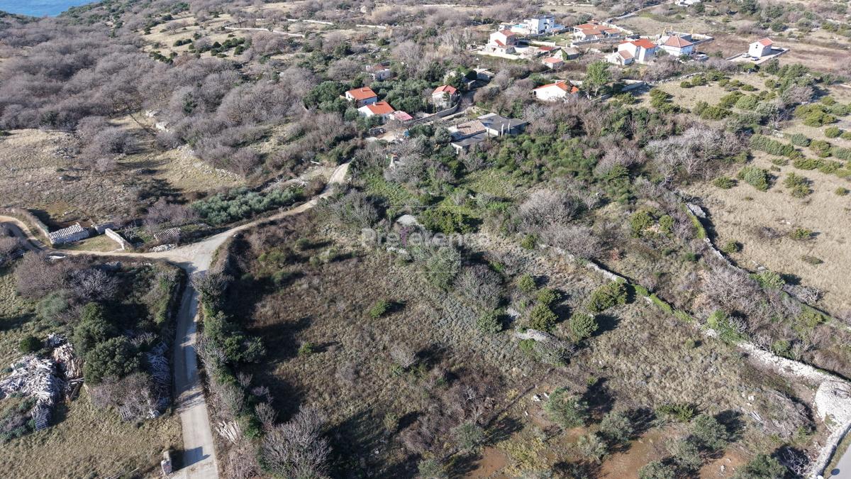 Novalja, Vidasovi stani - terreno agricolo vicino alla zona edificabile