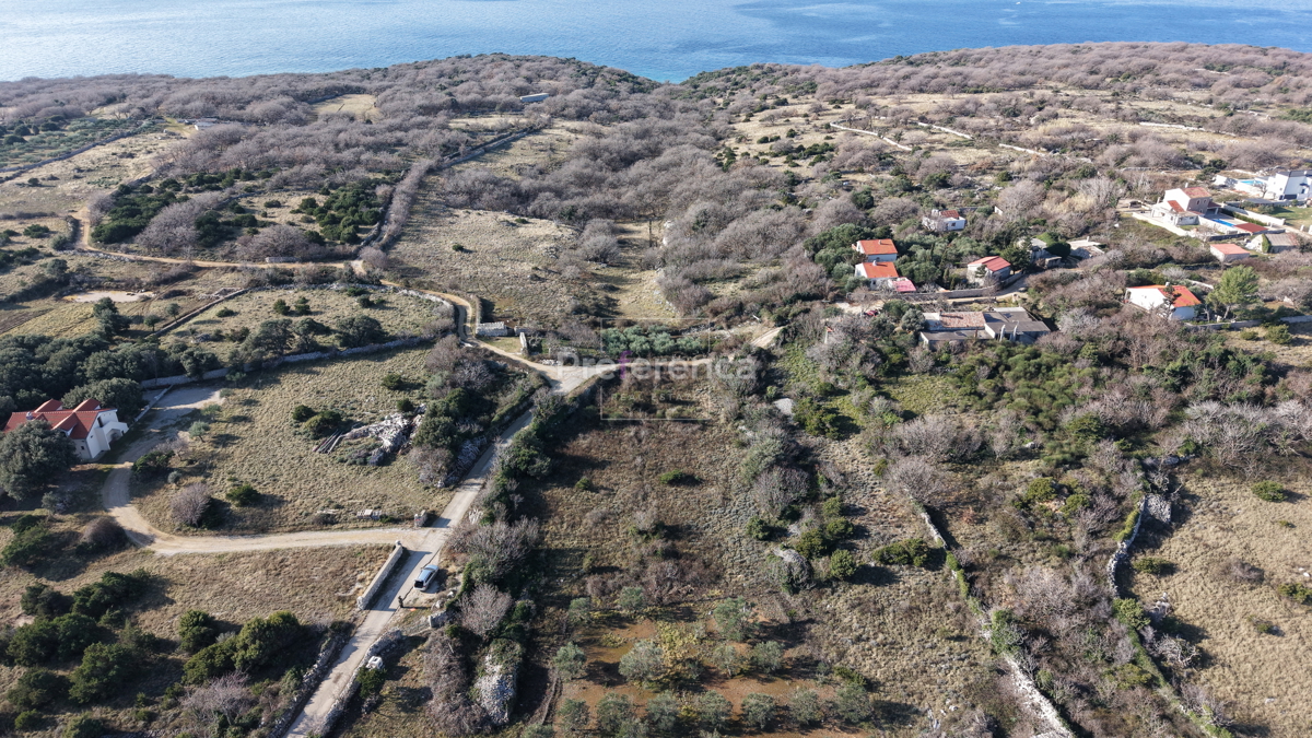 Novalja, Vidasovi stani - terreno agricolo vicino alla zona edificabile