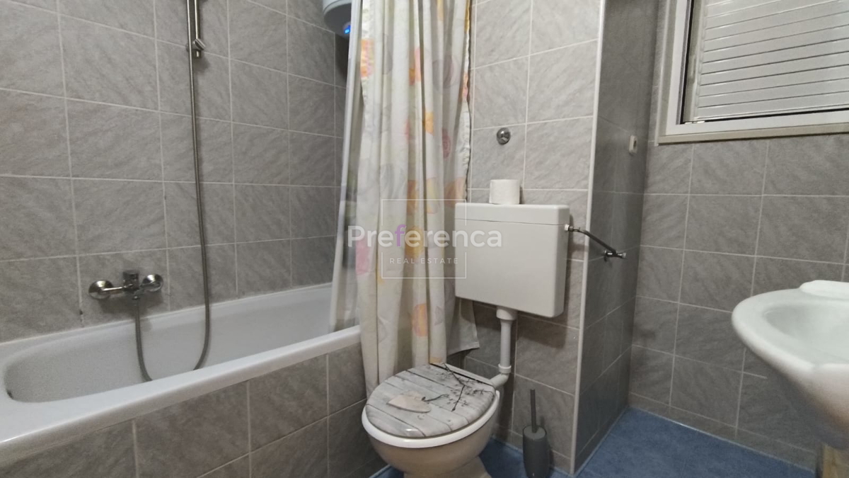 Novalja - casa con appartamenti