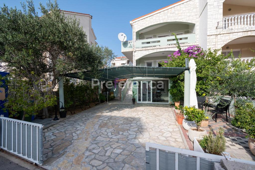 Novalja - casa con appartamenti