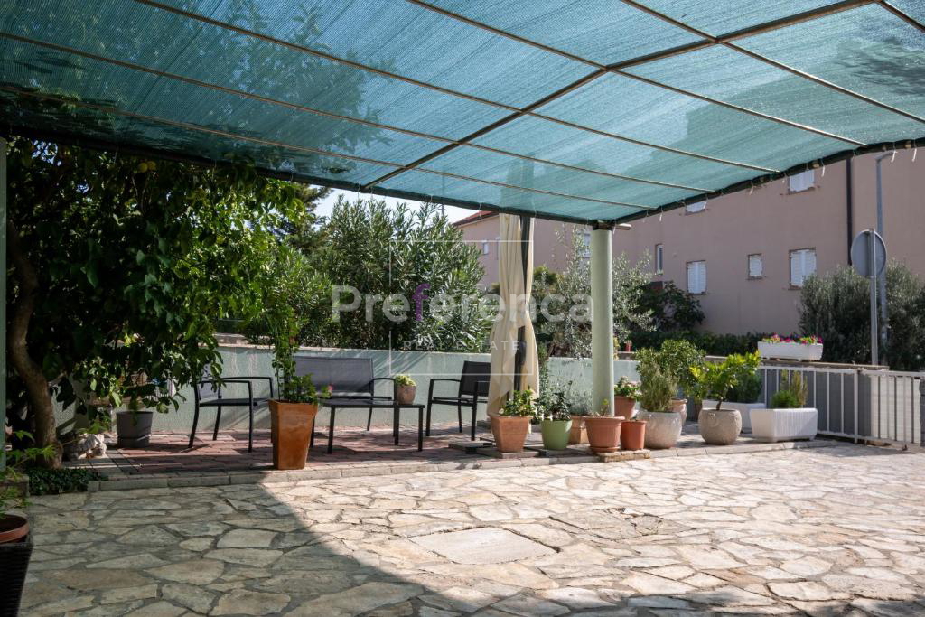 Novalja - casa con appartamenti