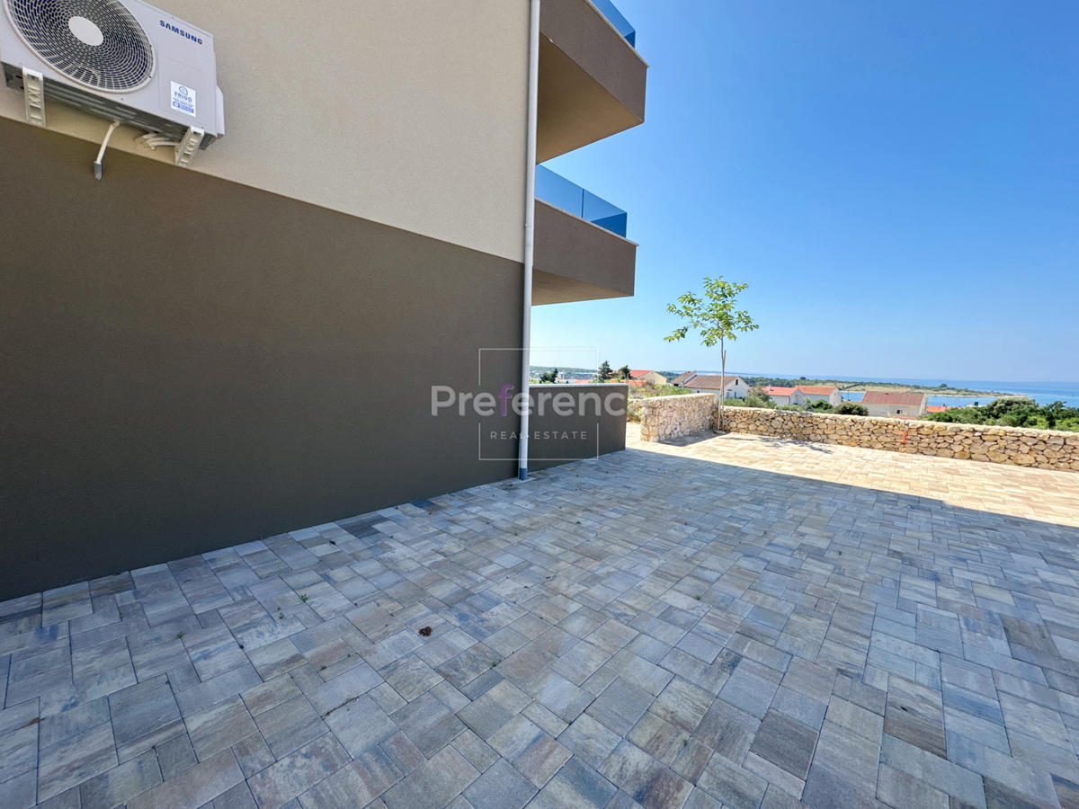 Novalja - appartamento trilocale al piano terra